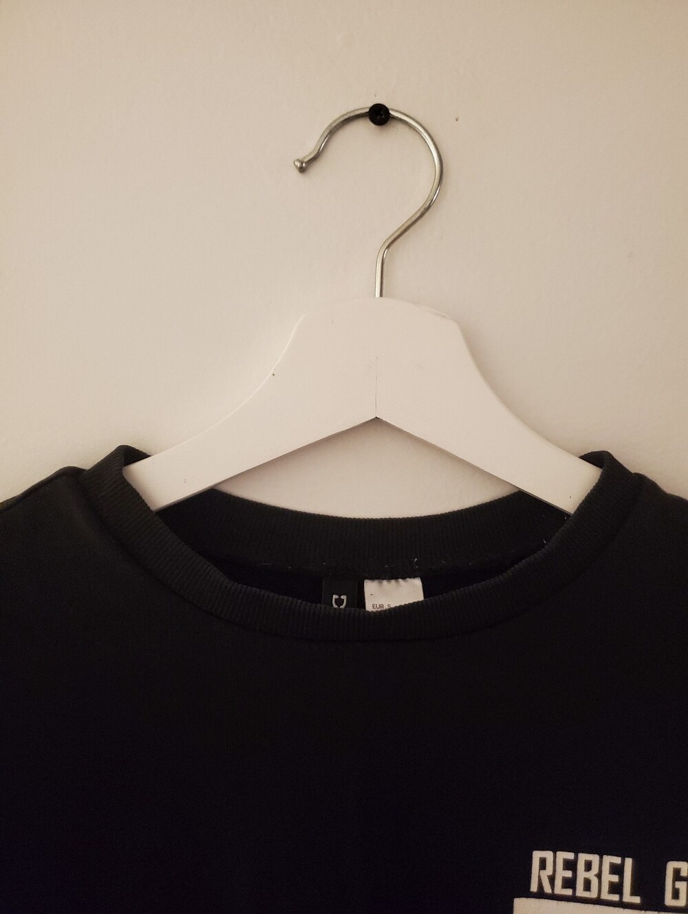 H&M Black Graphic Crewneck Sweatshirt - Picture 3 of 6